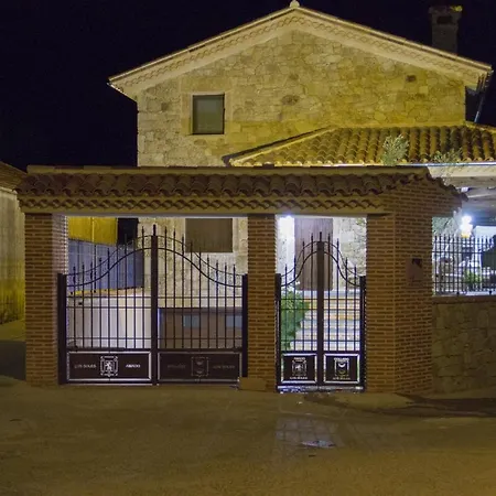 Casa Rural De Lujo Soles カントリーハウス *